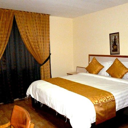 Mansour Plaza Hotel Apartments ดัมมัม ห้อง รูปภาพ