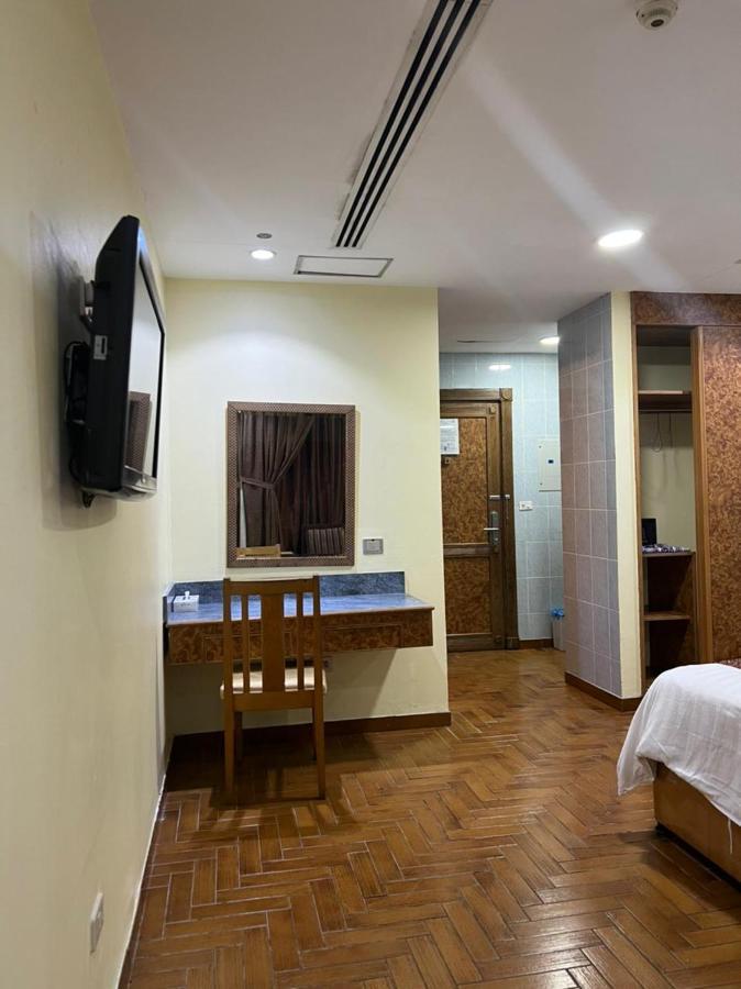 Mansour Plaza Hotel Apartments ดัมมัม ภายนอก รูปภาพ