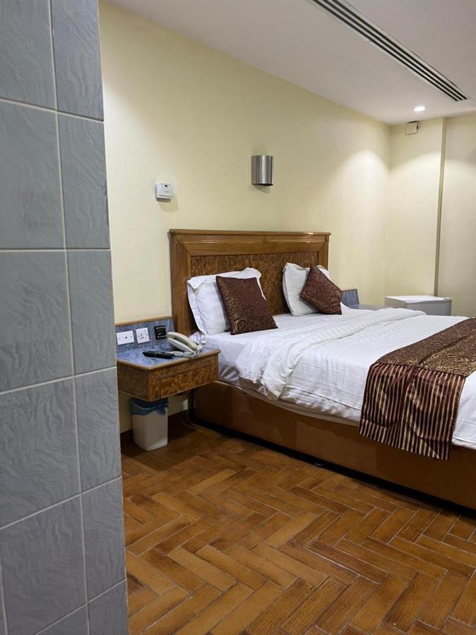 Mansour Plaza Hotel Apartments ดัมมัม ภายนอก รูปภาพ