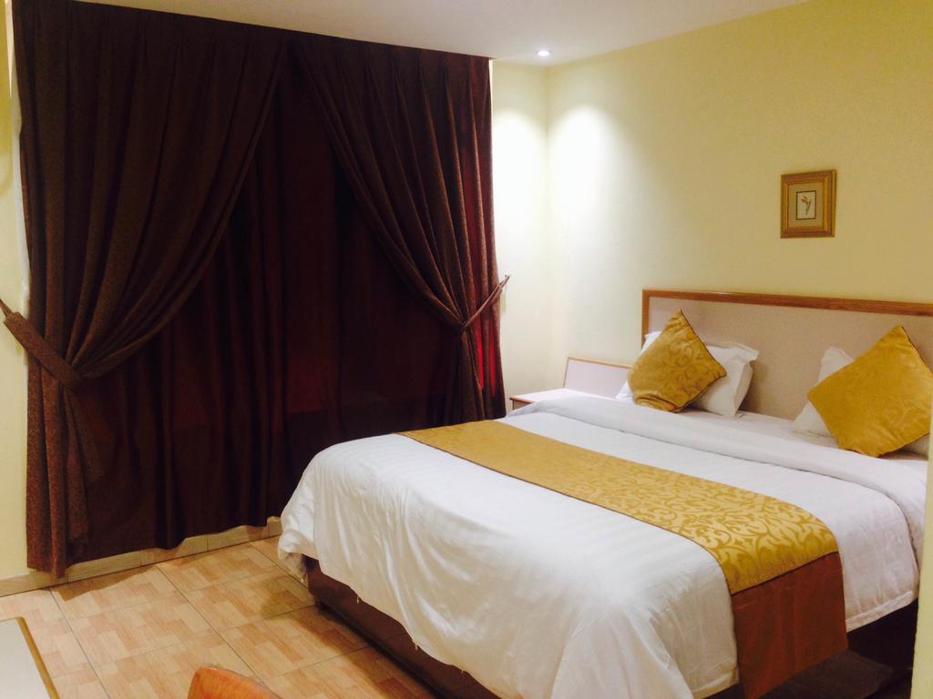 Mansour Plaza Hotel Apartments ดัมมัม ภายนอก รูปภาพ