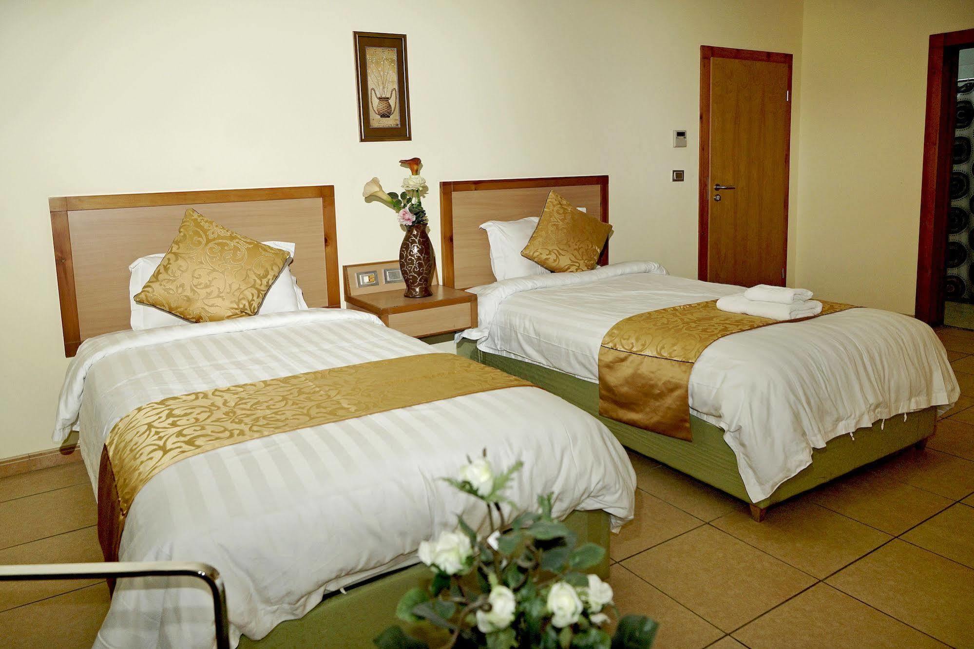 Mansour Plaza Hotel Apartments ดัมมัม ภายนอก รูปภาพ