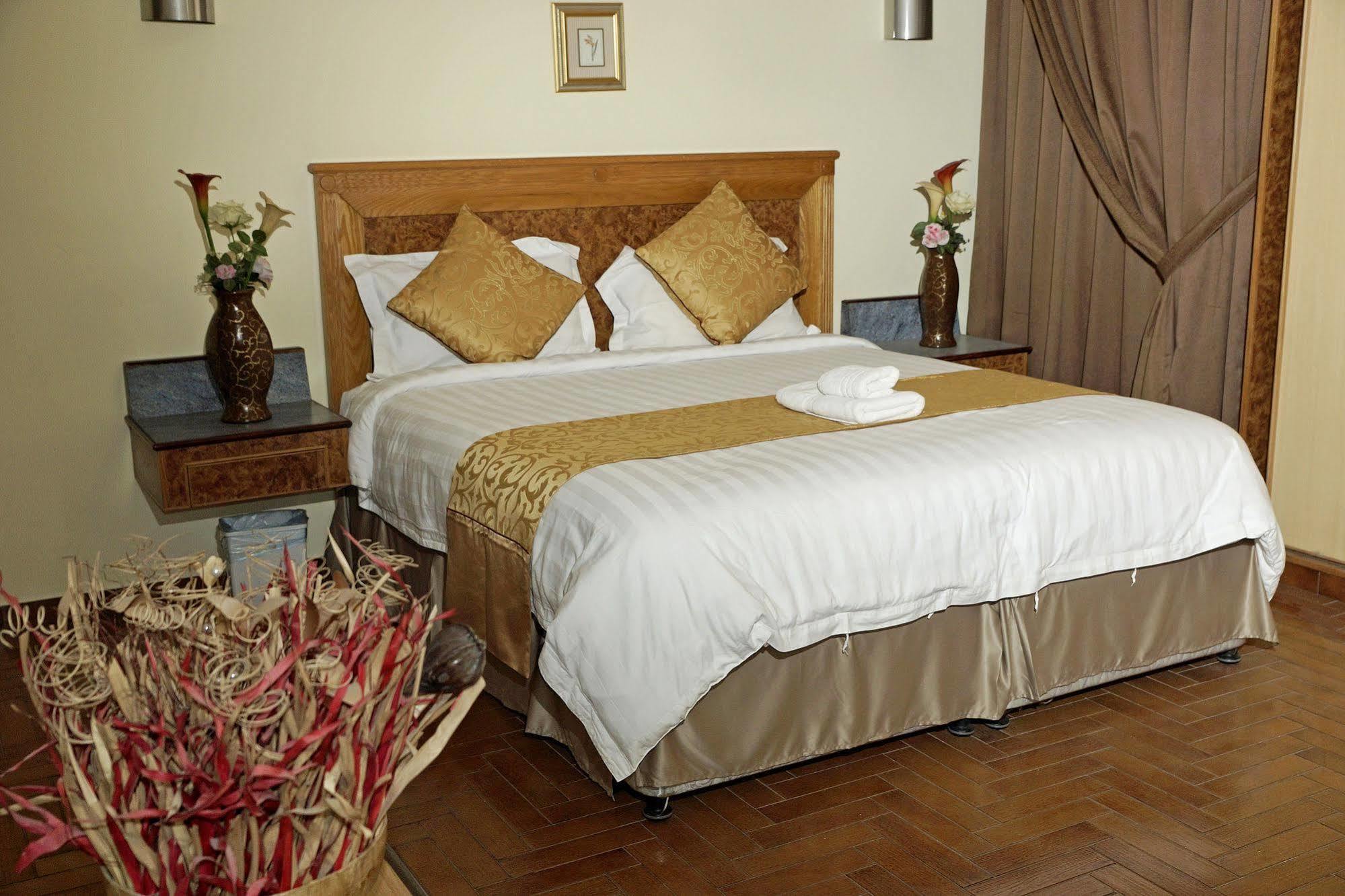 Mansour Plaza Hotel Apartments ดัมมัม ภายนอก รูปภาพ