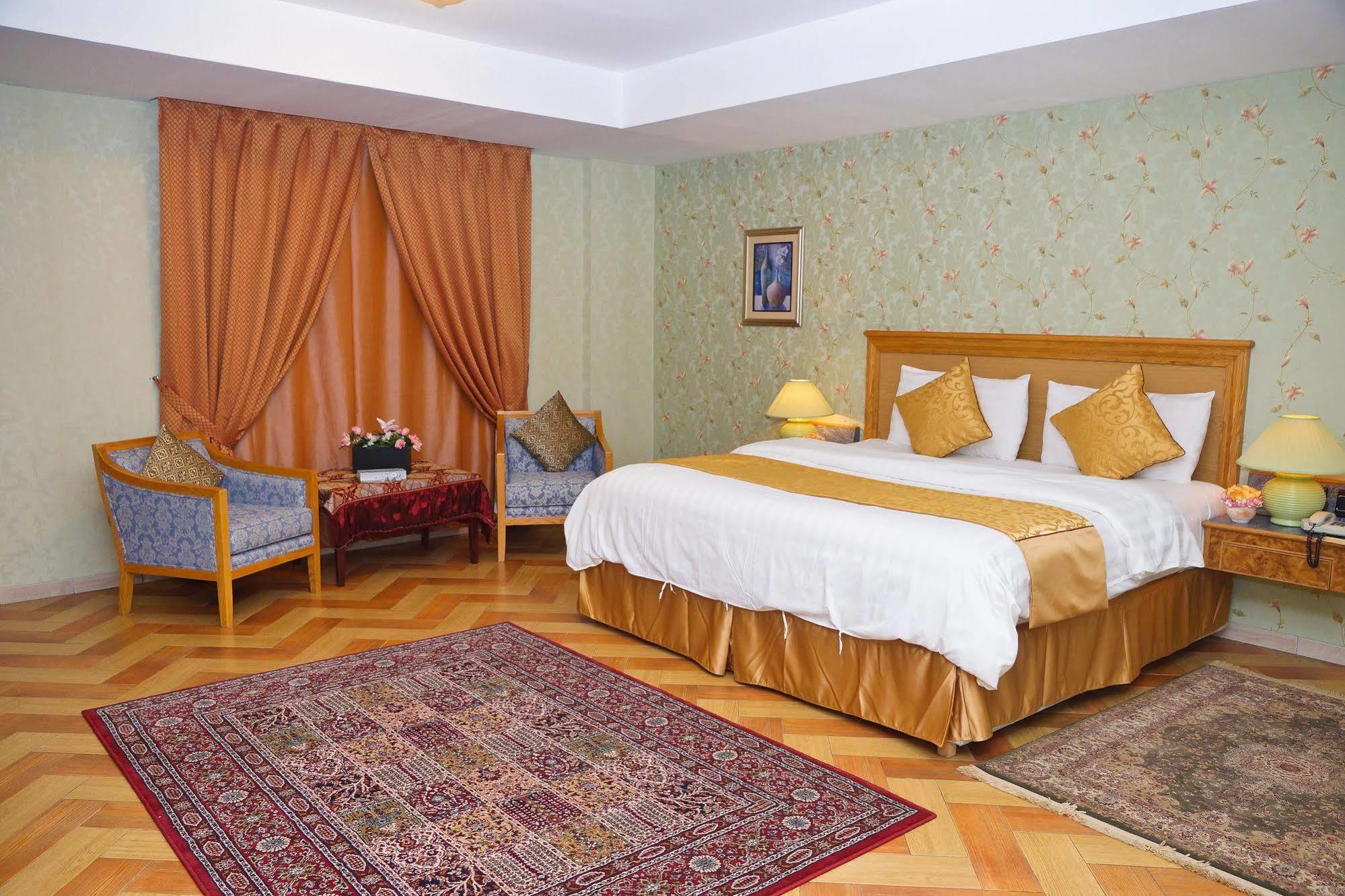 Mansour Plaza Hotel Apartments ดัมมัม ภายนอก รูปภาพ