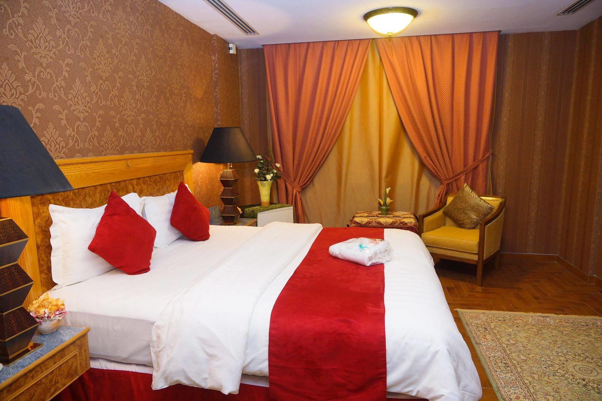 Mansour Plaza Hotel Apartments ดัมมัม ภายนอก รูปภาพ